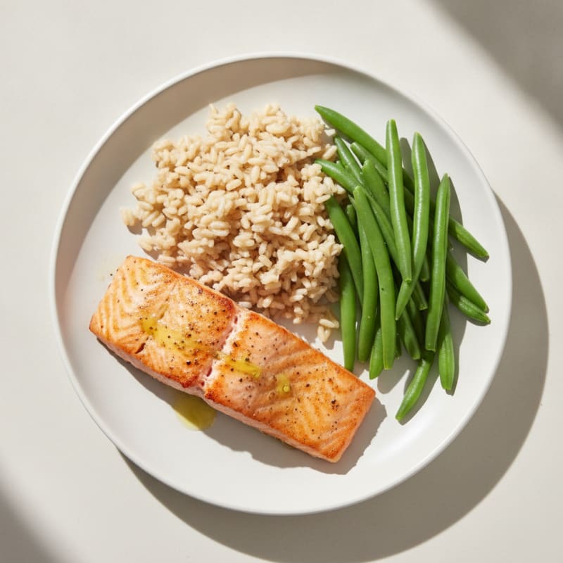 Seared Salmon with Steamed Green Beans and Brown Rice