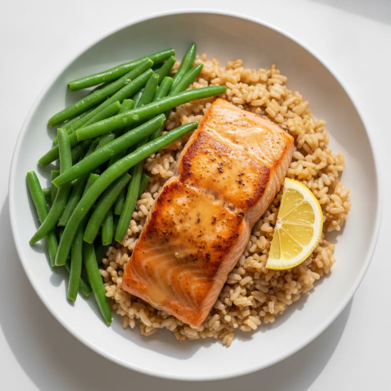 Seared Salmon with Steamed Green Beans and Brown Rice