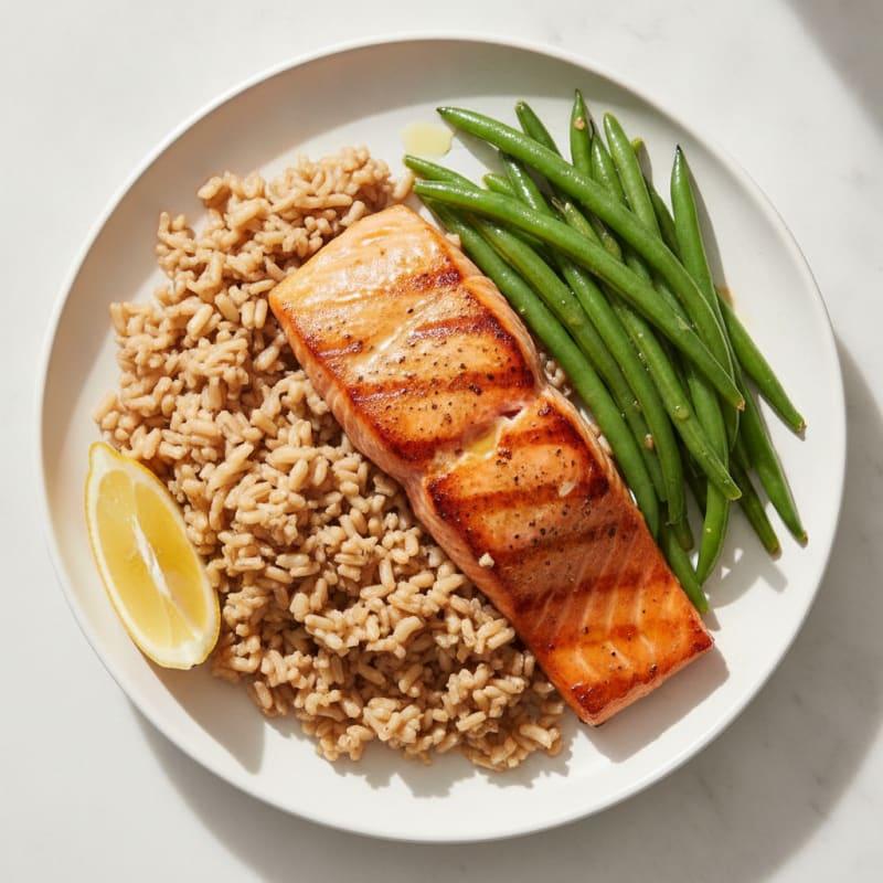 Seared Salmon with Steamed Green Beans and Brown Rice