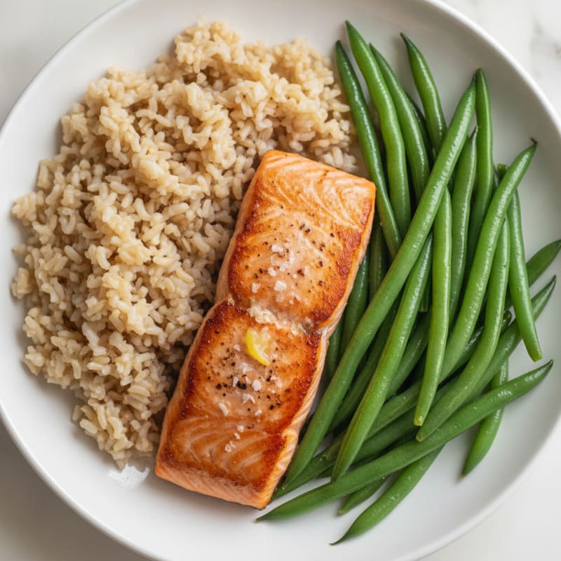 Seared Salmon with Steamed Green Beans and Brown Rice