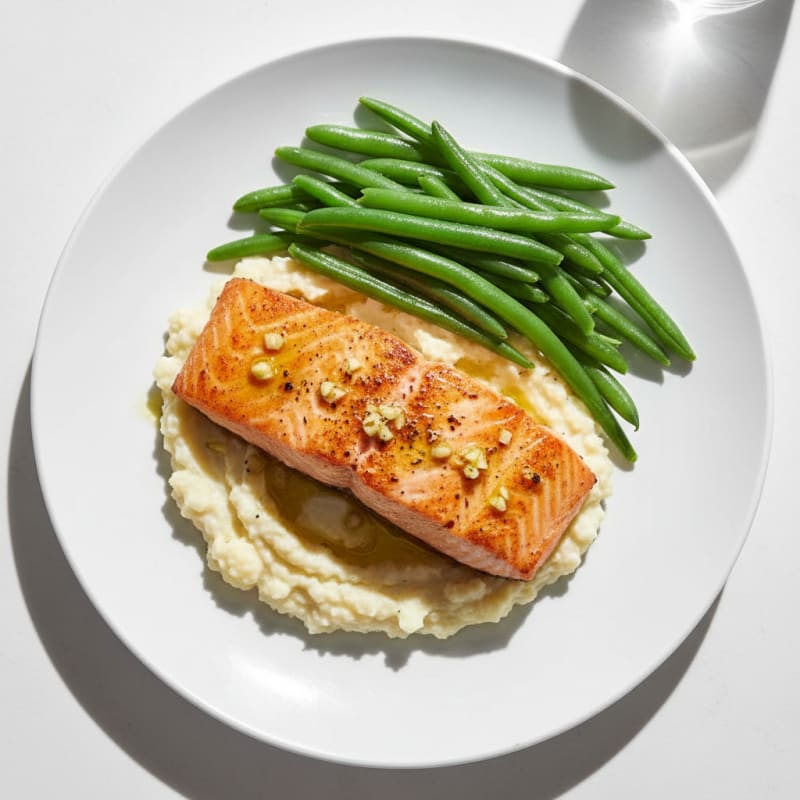 Seared Salmon with Steamed Green Beans and Cauliflower Mash