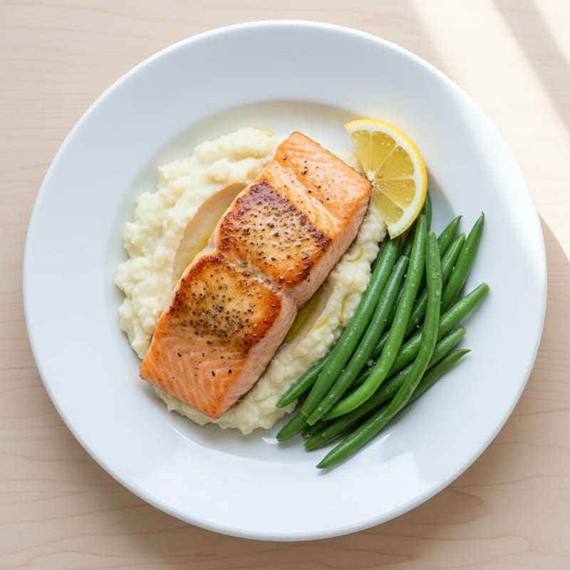 Seared Salmon with Steamed Green Beans and Garlic Cauliflower Mash