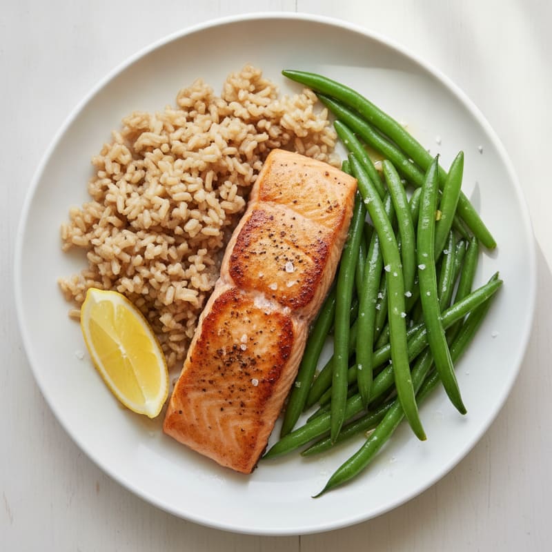 Seared Salmon Fillet with Steamed Green Beans and Brown Rice