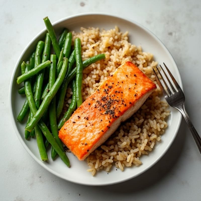 Seared Salmon with Steamed Green Beans and Brown Rice