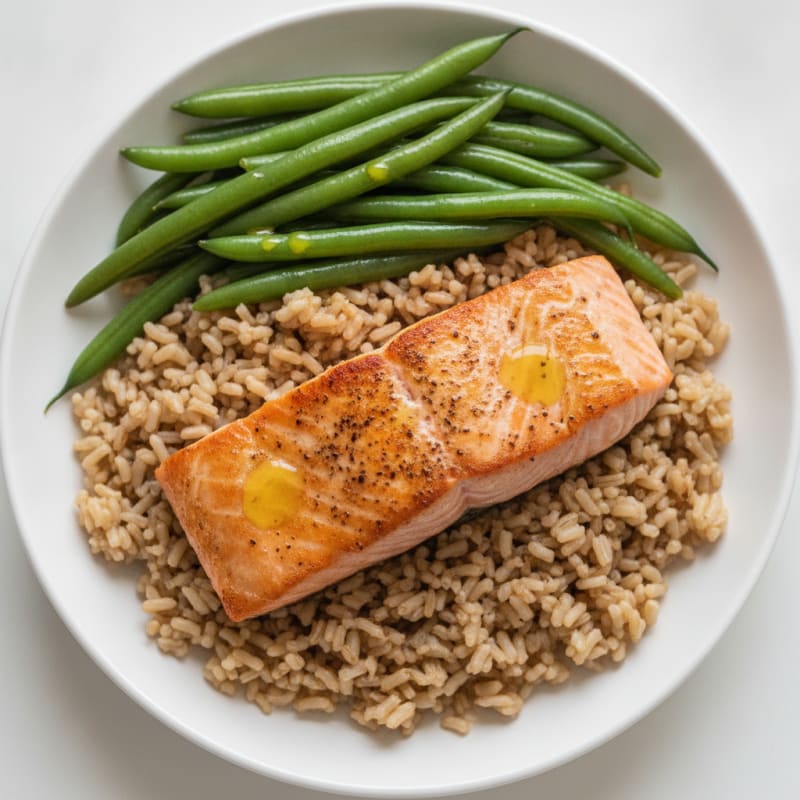 Seared Salmon with Steamed Green Beans and Brown Rice