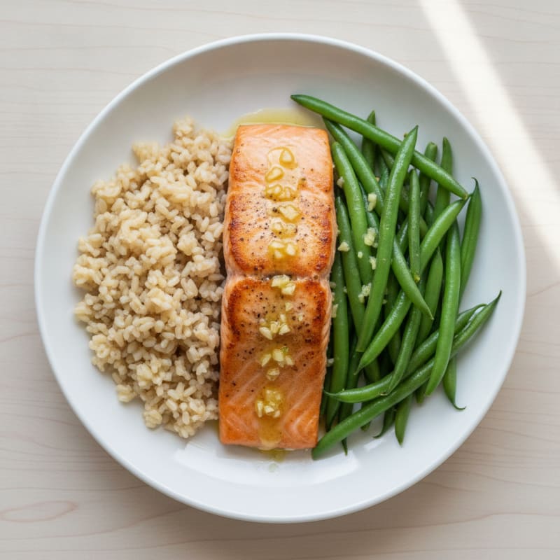 Seared Salmon with Steamed Green Beans and Brown Rice