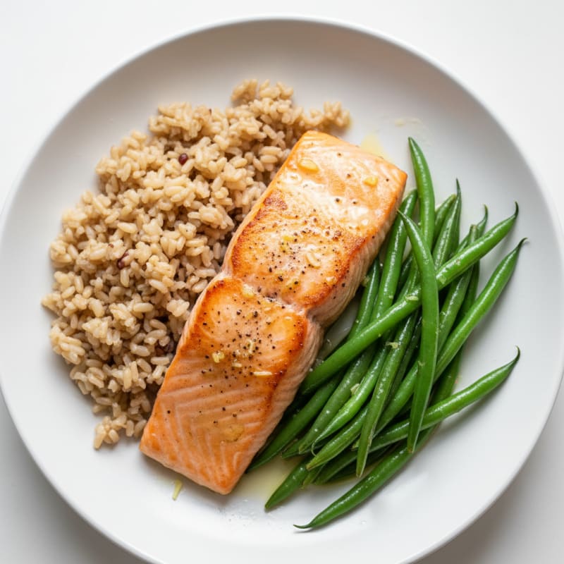 Seared Salmon Fillet with Steamed Green Beans and Brown Rice