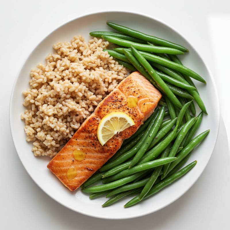 Pan-Seared Salmon with Steamed Green Beans and Brown Rice
