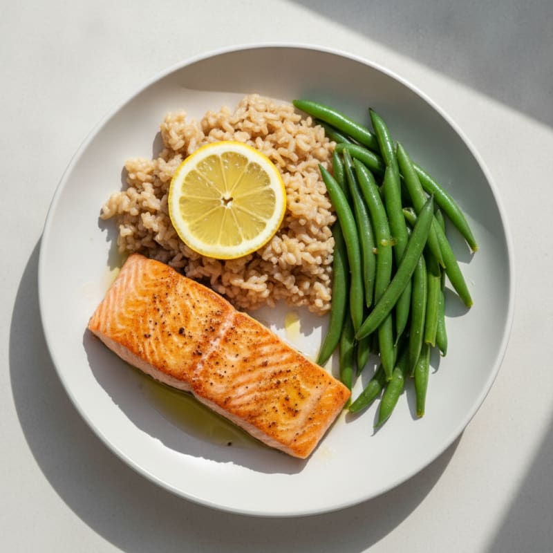 Seared Salmon with Steamed Green Beans and Brown Rice