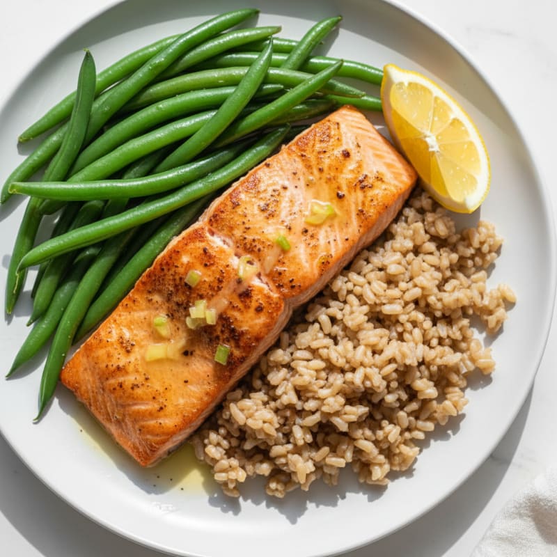 Seared Salmon with Steamed Green Beans and Brown Rice