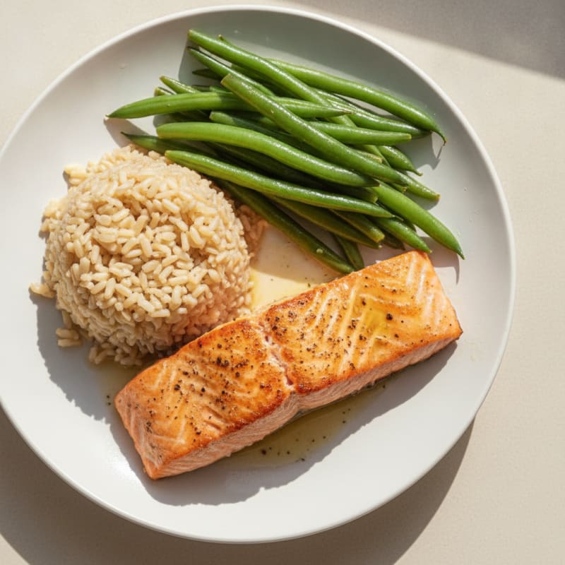 Seared Salmon with Steamed Green Beans and Brown Rice