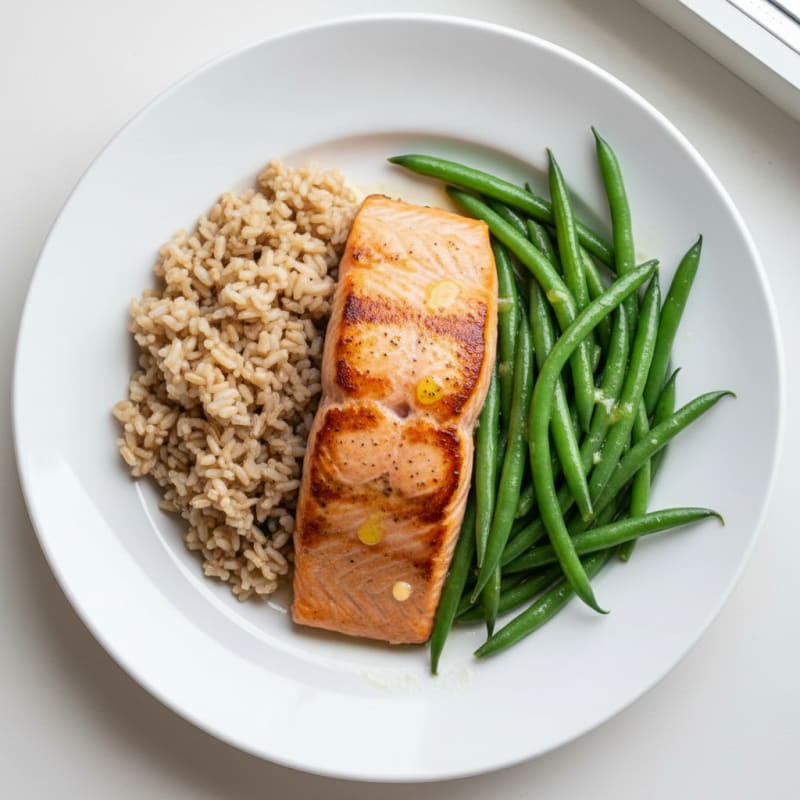 Seared Salmon with Steamed Green Beans and Brown Rice