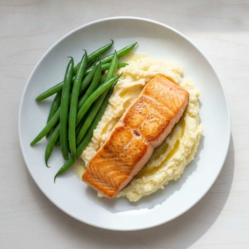 Seared Salmon with Steamed Green Beans and Garlic Mashed Cauliflower