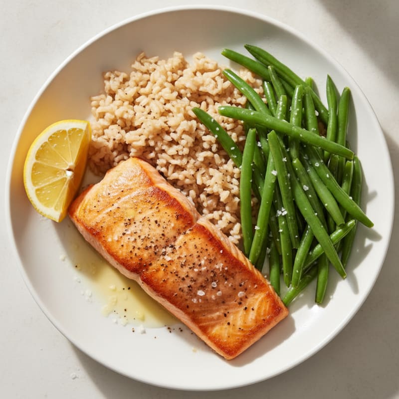Seared Salmon with Steamed Green Beans and Brown Rice
