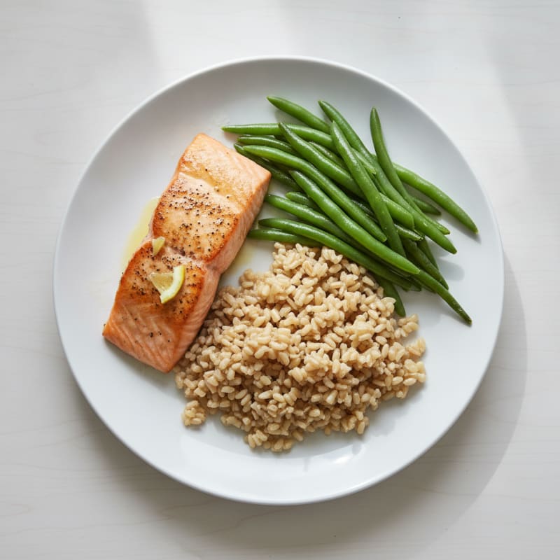 Seared Salmon with Steamed Green Beans and Brown Rice