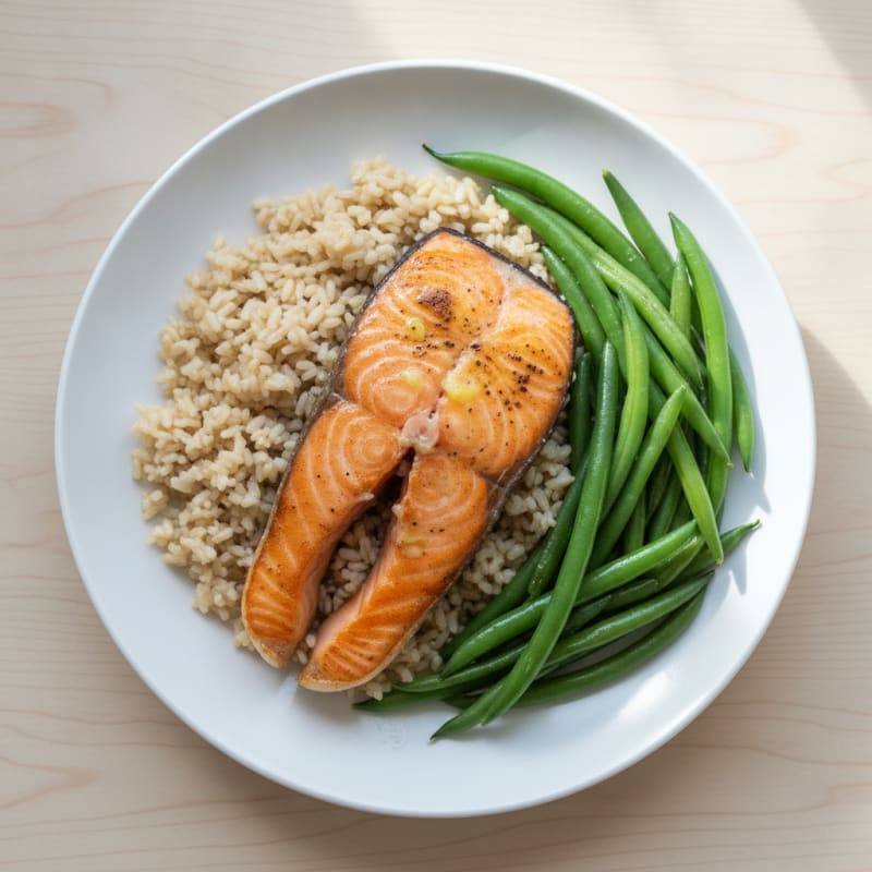 Seared Salmon Fillet with Steamed Green Beans and Brown Rice