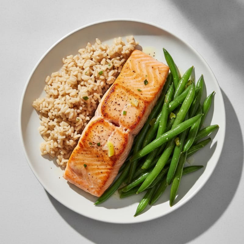 Seared Salmon with Steamed Green Beans and Brown Rice