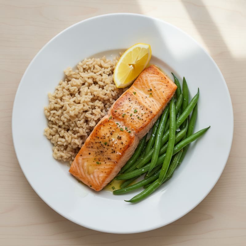 Seared Salmon with Steamed Green Beans and Brown Rice