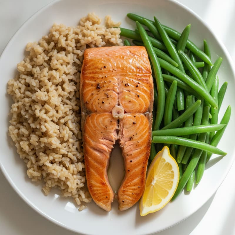 Seared Salmon with Steamed Green Beans and Brown Rice