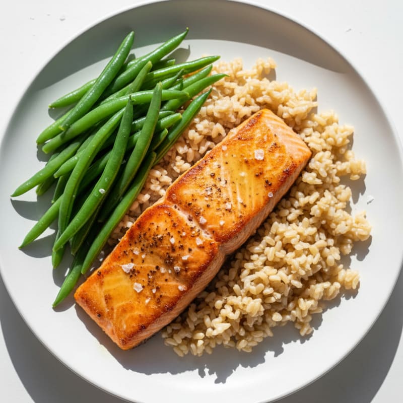 Seared Salmon Fillet with Steamed Green Beans and Brown Rice