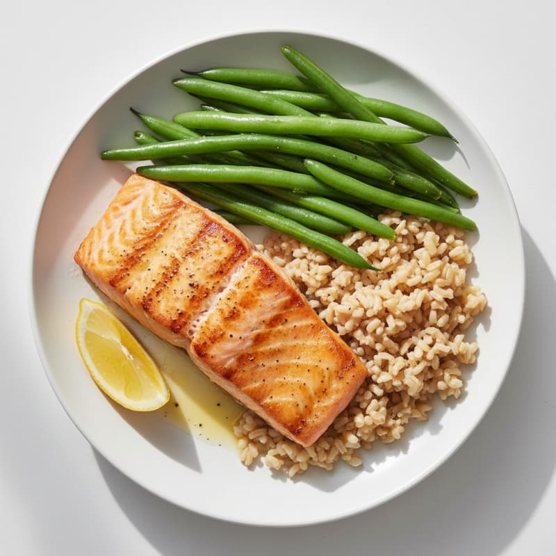 Seared Salmon with Steamed Green Beans and Brown Rice