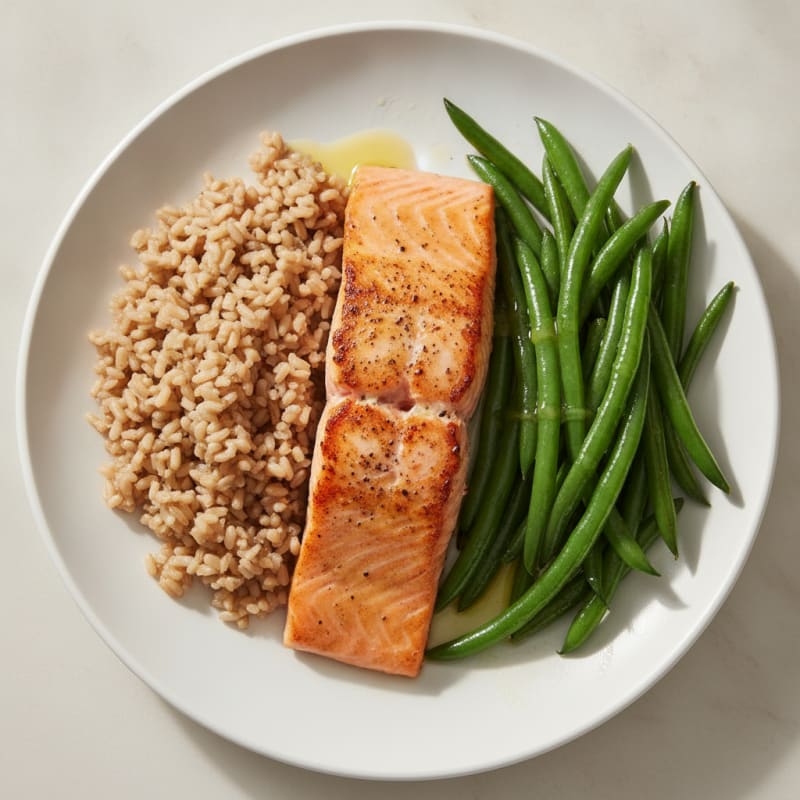 Seared Salmon with Steamed Green Beans and Brown Rice