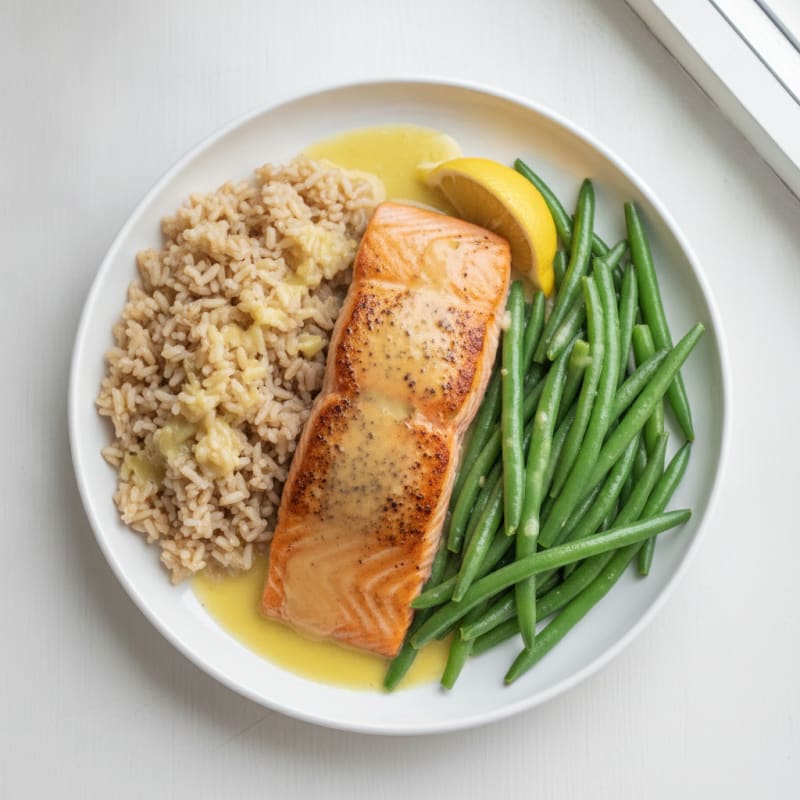 Seared Salmon with Steamed Green Beans and Brown Rice
