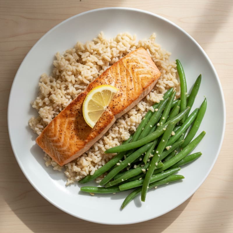 Seared Salmon Fillet with Steamed Green Beans and Brown Rice