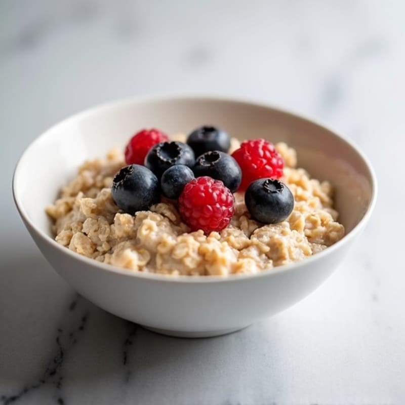 Creamy Protein Oats with Fresh Berries