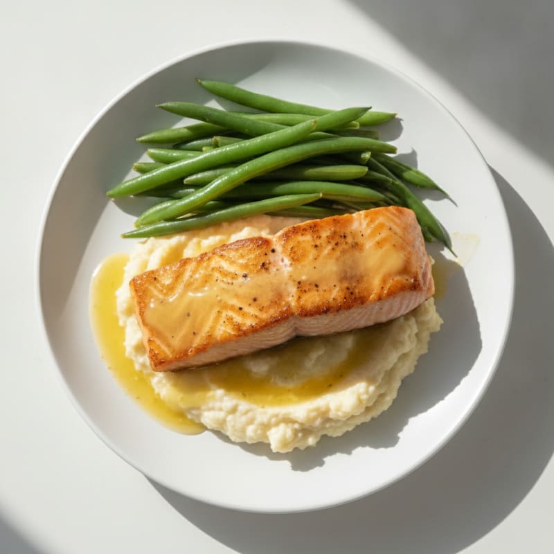 Seared Salmon with Steamed Green Beans and Cauliflower Mash