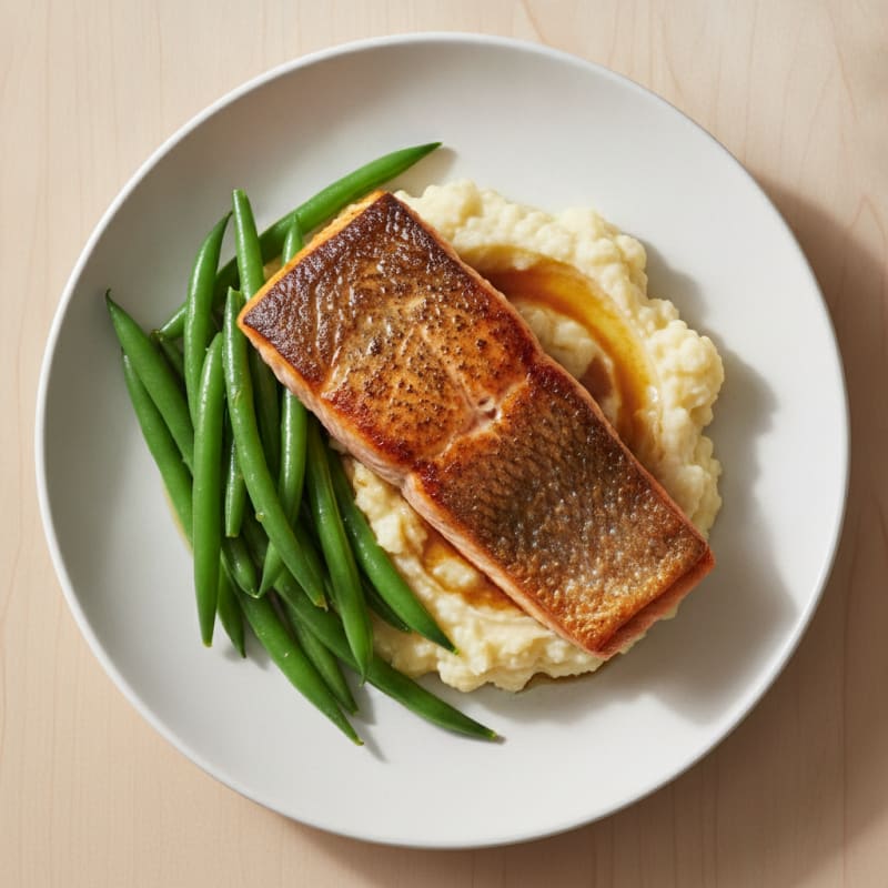 Seared Salmon with Steamed Green Beans and Garlic Mashed Cauliflower