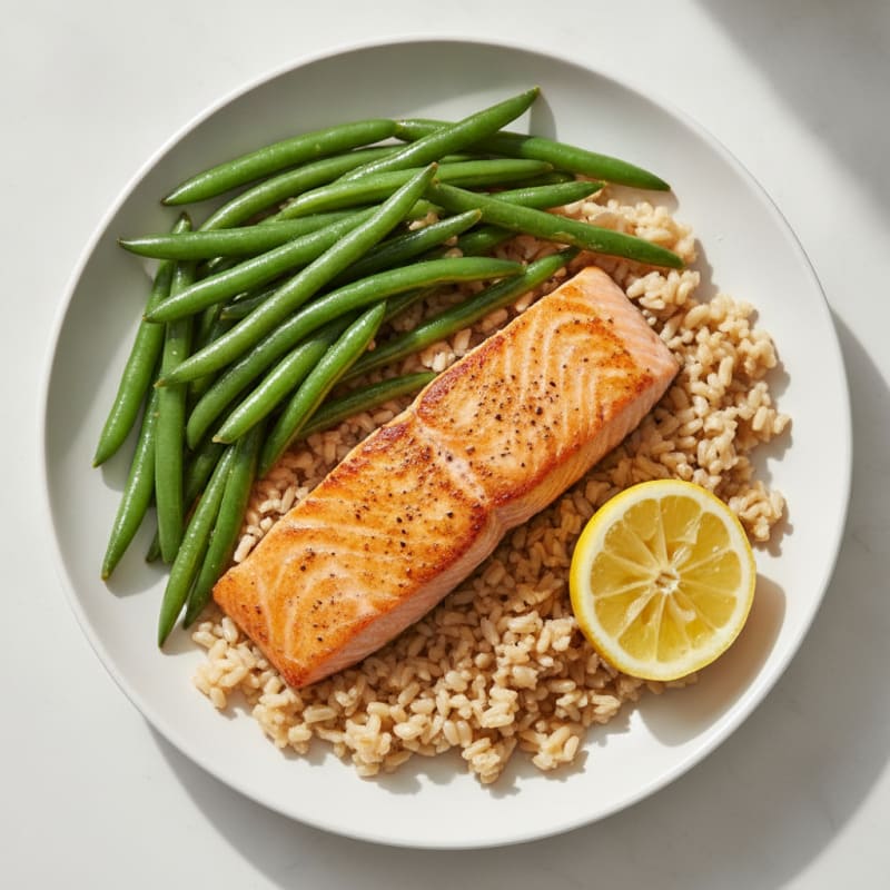 Seared Salmon Filet with Steamed Green Beans and Brown Rice