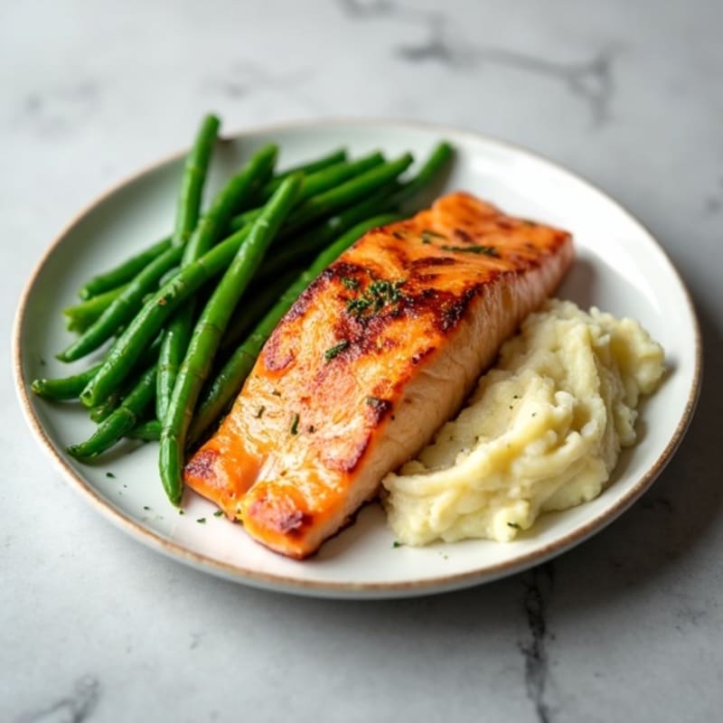Seared Salmon Fillet with Steamed Green Beans and Garlic Mashed Potatoes