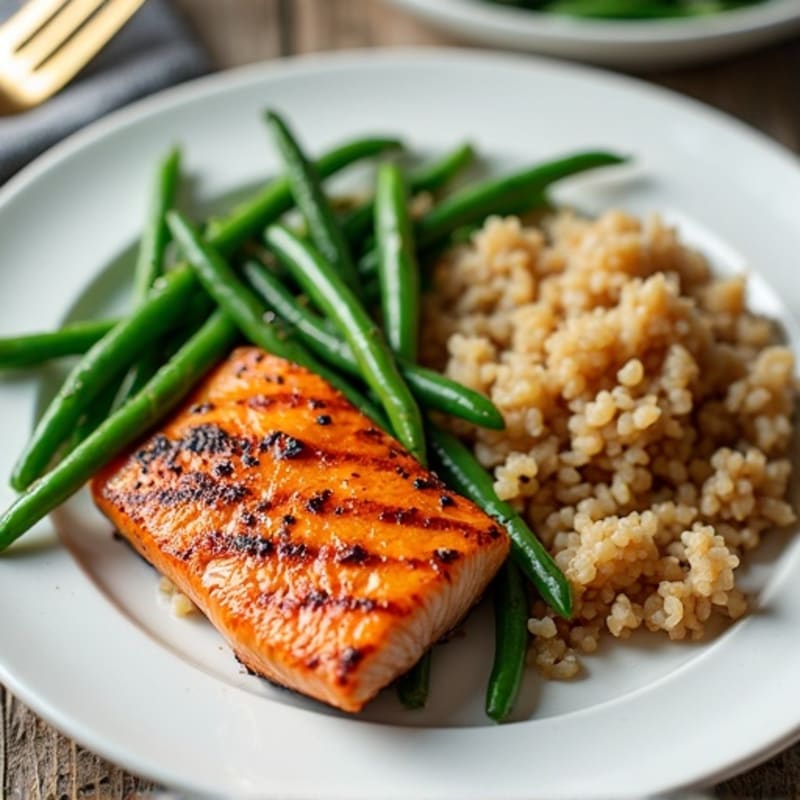 Seared Salmon with Steamed Green Beans and Brown Rice