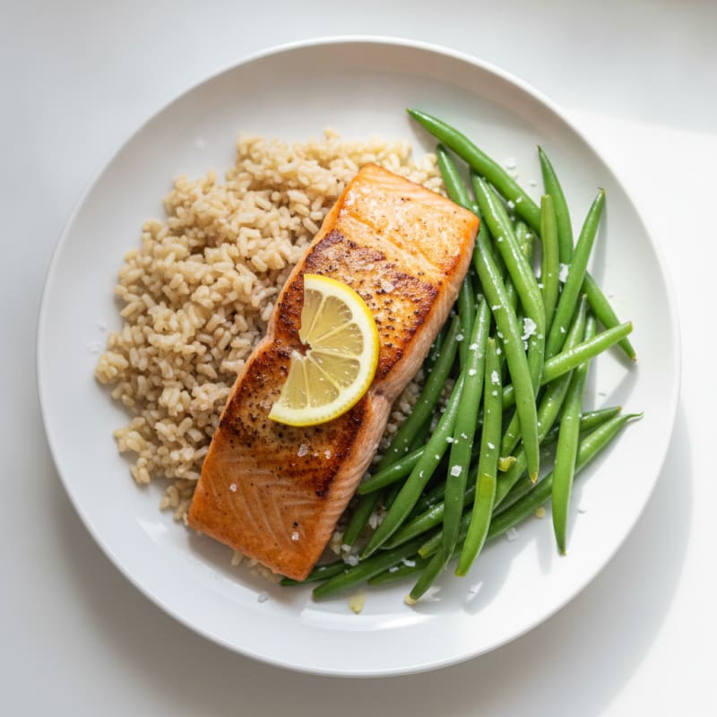 Seared Salmon Fillet with Steamed Green Beans and Brown Rice