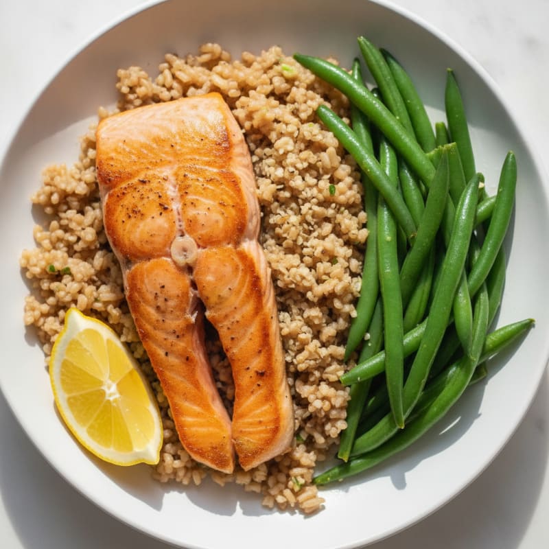 Seared Salmon with Steamed Green Beans and Brown Rice
