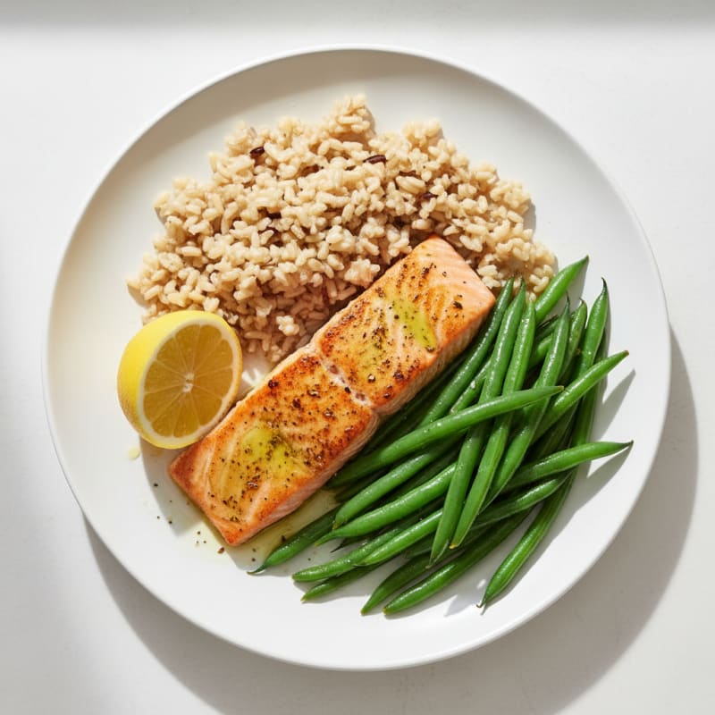 Seared Salmon Fillet with Steamed Green Beans and Brown Rice