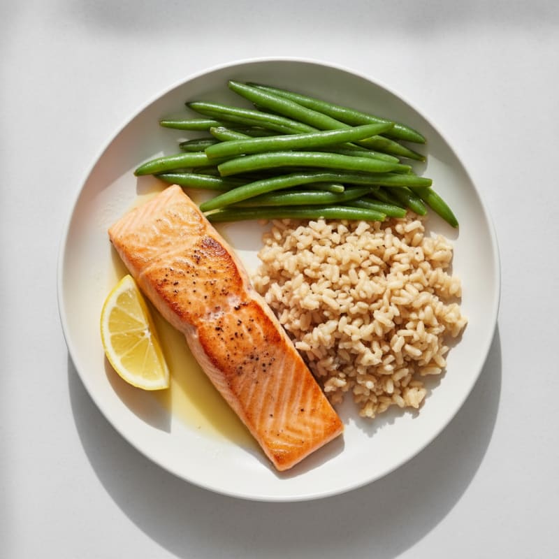 Pan-Seared Salmon with Steamed Green Beans and Brown Rice