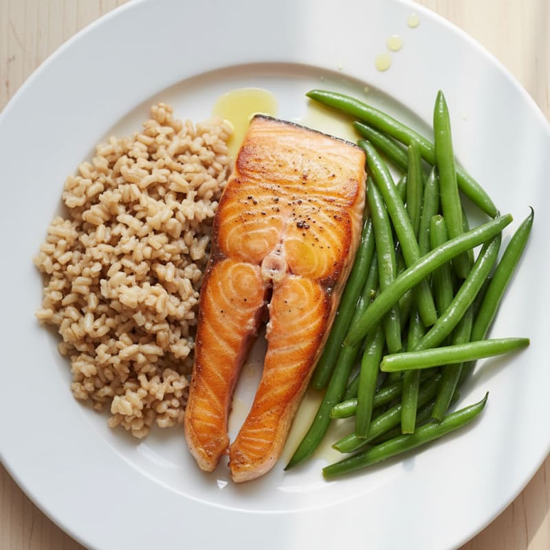 Seared Salmon Fillet with Steamed Green Beans and Brown Rice