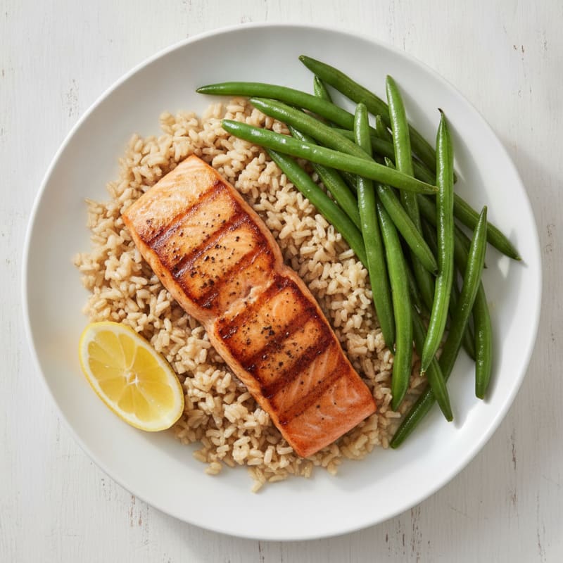 Seared Salmon Filet with Steamed Green Beans and Brown Rice