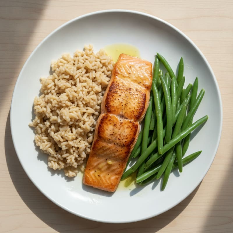 Seared Salmon Fillet with Steamed Green Beans and Brown Rice