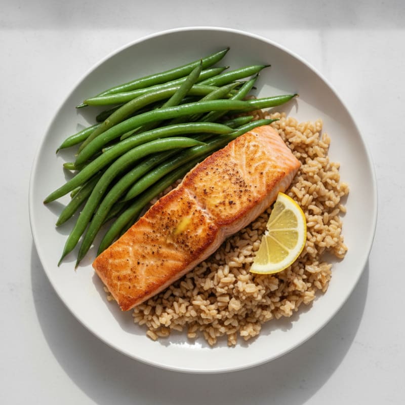 Seared Salmon with Steamed Green Beans and Brown Rice