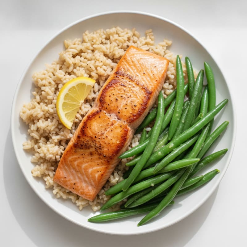 Pan-Seared Salmon with Steamed Green Beans and Brown Rice
