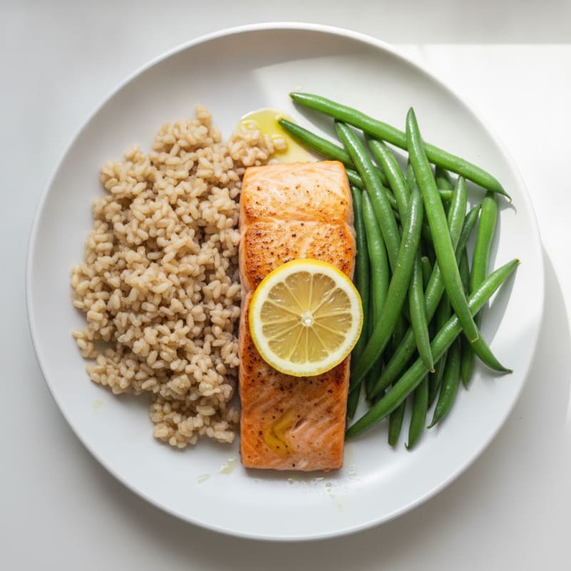 Seared Salmon with Steamed Green Beans and Brown Rice