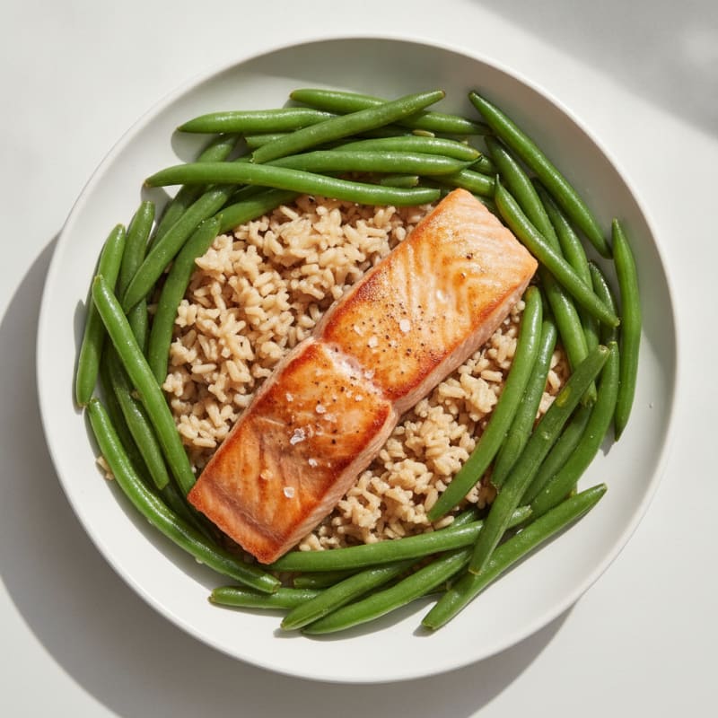 Seared Salmon with Steamed Green Beans and Brown Rice