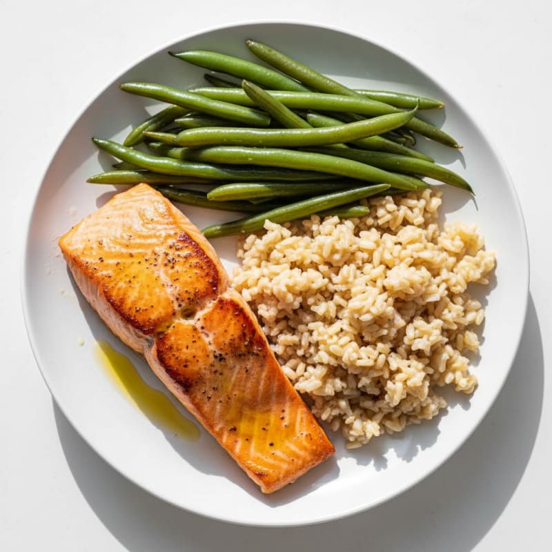 Seared Salmon Fillet with Steamed Green Beans and Brown Rice