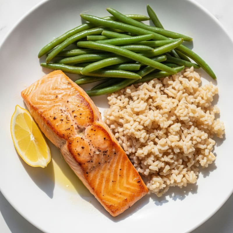 Seared Salmon with Steamed Green Beans and Brown Rice