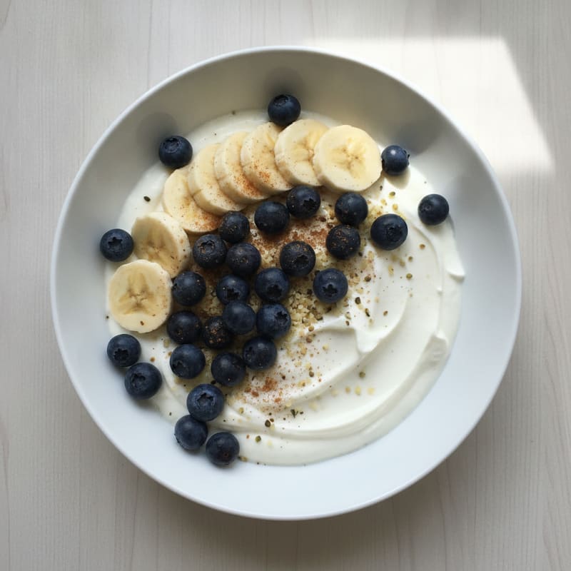Skyr Bowl with Banana and Blueberries
