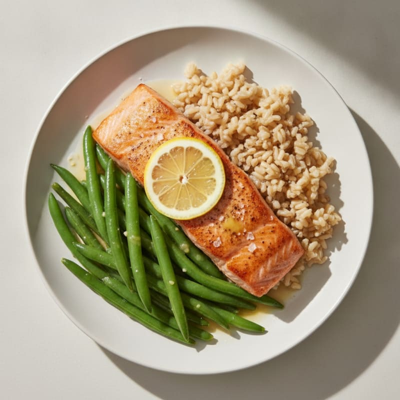 Seared Salmon with Steamed Green Beans and Brown Rice