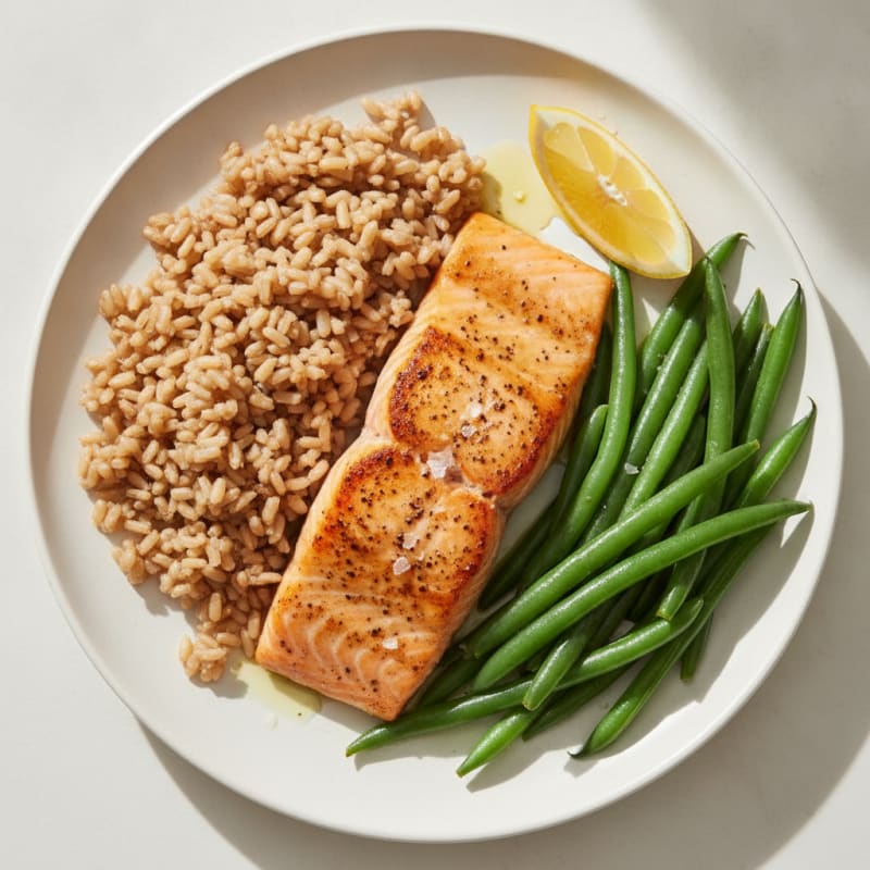 Seared Salmon with Steamed Green Beans and Brown Rice